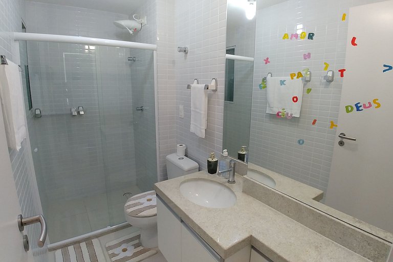 Conforto p/ 7 Hóspedes: Ar, Piscina e Praia
