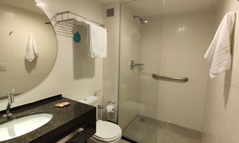 Flat Frente Mar c Limpeza Diária | R206