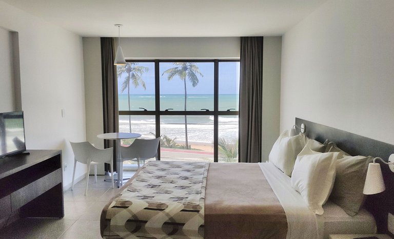 Flat Frente Mar c Limpeza Diária | R206