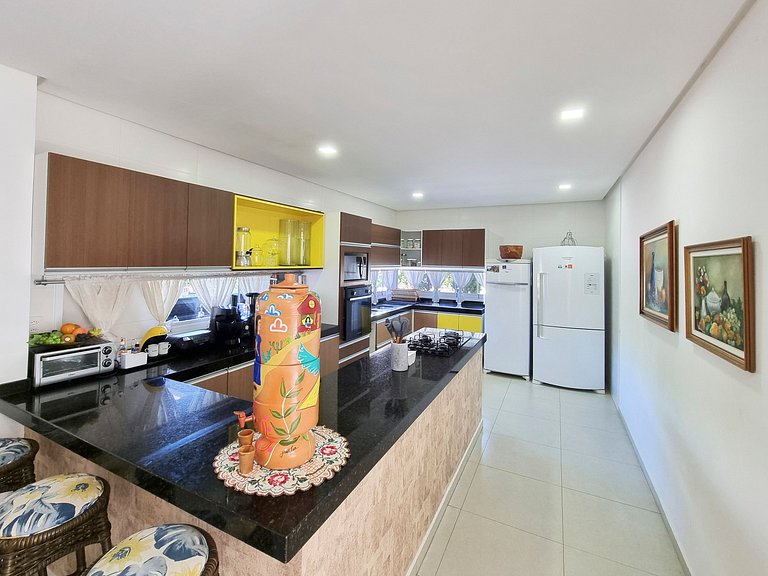 Casa Ampla com Piscina e Hidro | Até 16 Pessoas