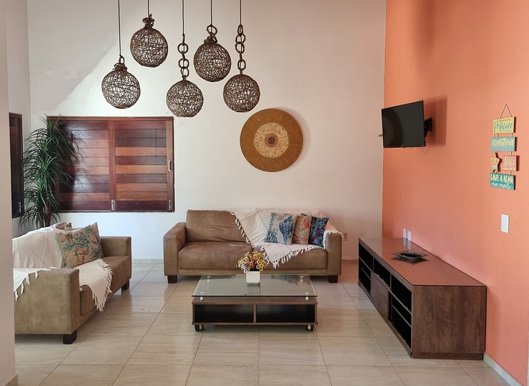 Casa Ampla com Piscina e Churrasqueira para 16p