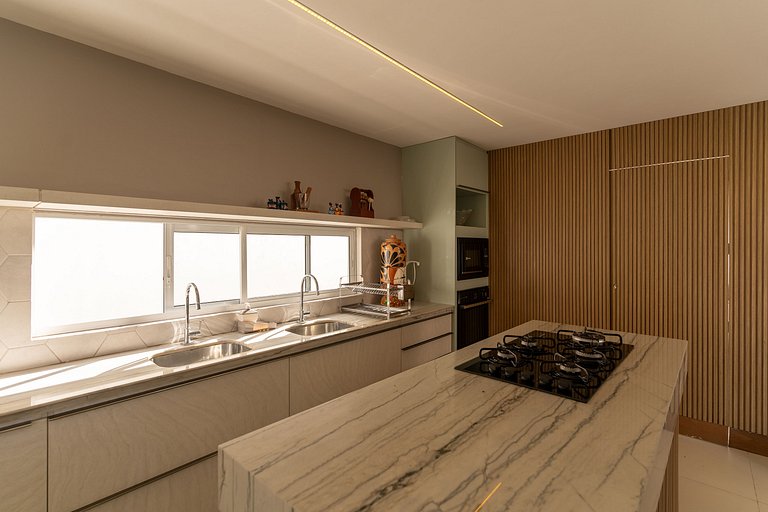 Casa Corais | 4 Suítes em Condomínio Completo