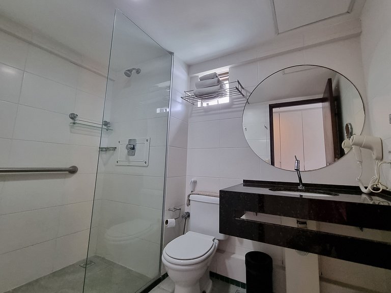 Flat Frente Mar c Limpeza Diária | R608