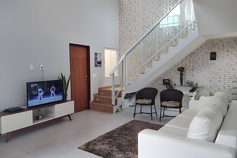 Casa c Piscina, Churrasqueira e Ótima localização