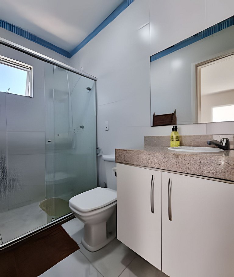 Casa 3 quartos, ambiente tranquilo, 5 min da praia