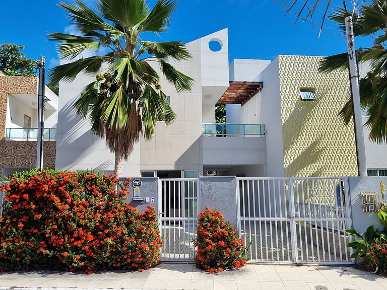 Casa 3 quartos, ambiente tranquilo, 5 min da praia