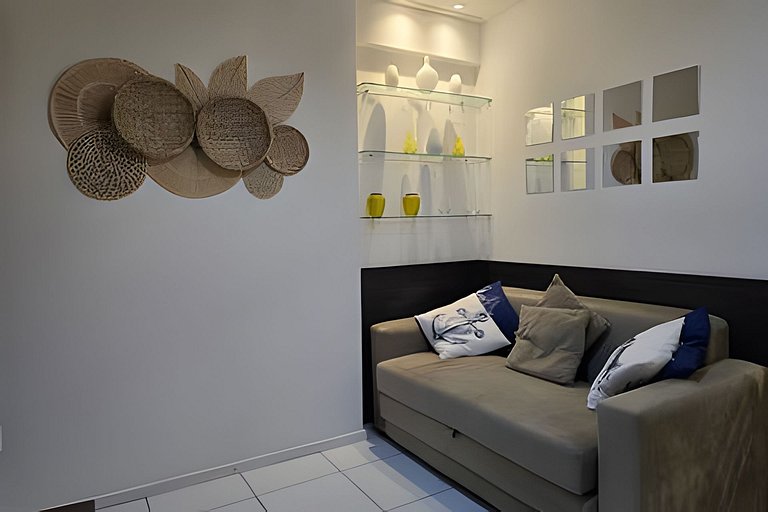 Apto com excelente localização e piscina no topo