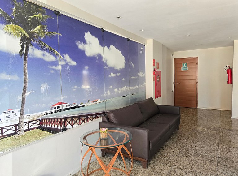 Apto com excelente localização e piscina no topo