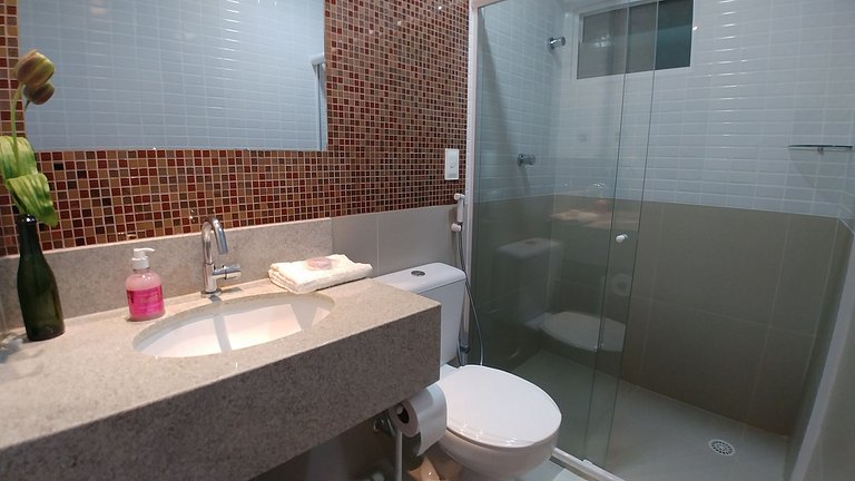 Conforto Beira-Mar: Lazer, Piscina e 2 Banheiros