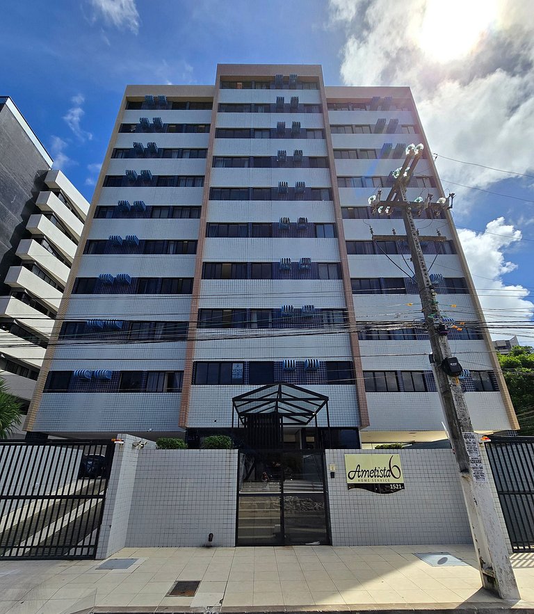 Pajuçara Vista Mar: Amplo 2Q com Garagem